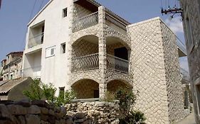 Apartments Vini And Ivana