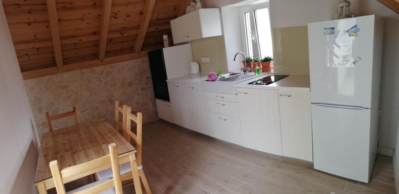 Apartments Vini And Ivana Sućuraj Zewnętrze zdjęcie