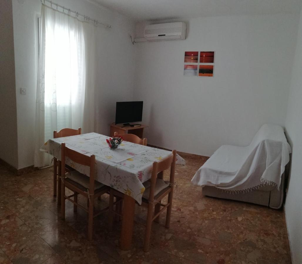 Apartments Vini And Ivana Sućuraj Zewnętrze zdjęcie