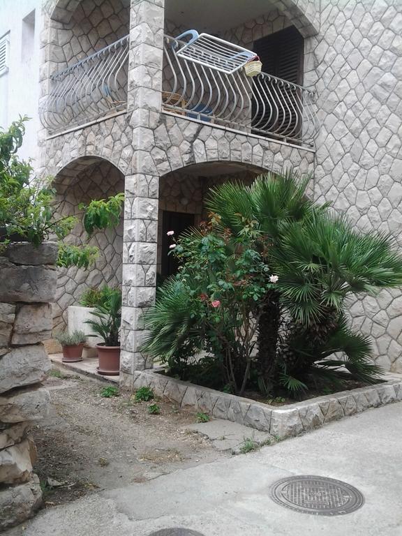 Apartments Vini And Ivana Sućuraj Zewnętrze zdjęcie